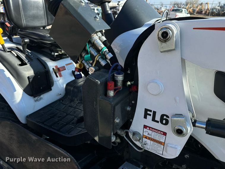 image for item LH9324 Bobcat CT1021 MFWD tractor