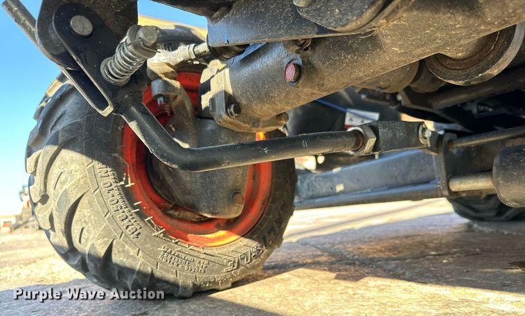 image for item LH9324 Bobcat CT1021 MFWD tractor