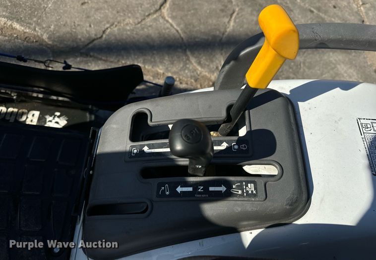 image for item LH9324 Bobcat CT1021 MFWD tractor