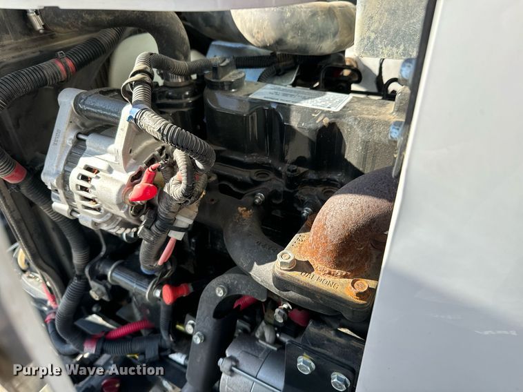 image for item LH9324 Bobcat CT1021 MFWD tractor