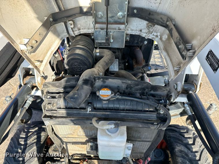 image for item LH9324 Bobcat CT1021 MFWD tractor