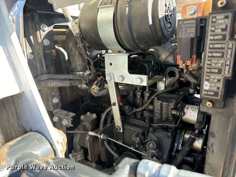 image for item LH9324 Bobcat CT1021 MFWD tractor