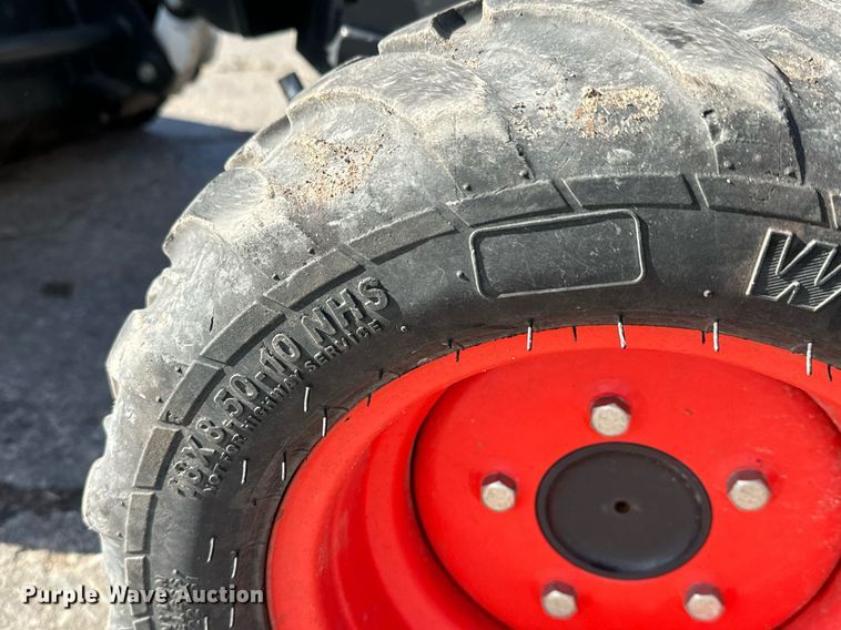 image for item LH9324 Bobcat CT1021 MFWD tractor