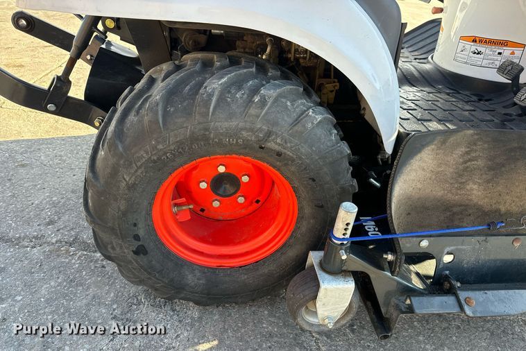 image for item LH9324 Bobcat CT1021 MFWD tractor