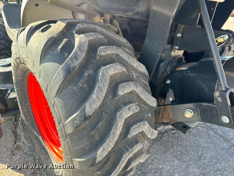 image for item LH9324 Bobcat CT1021 MFWD tractor