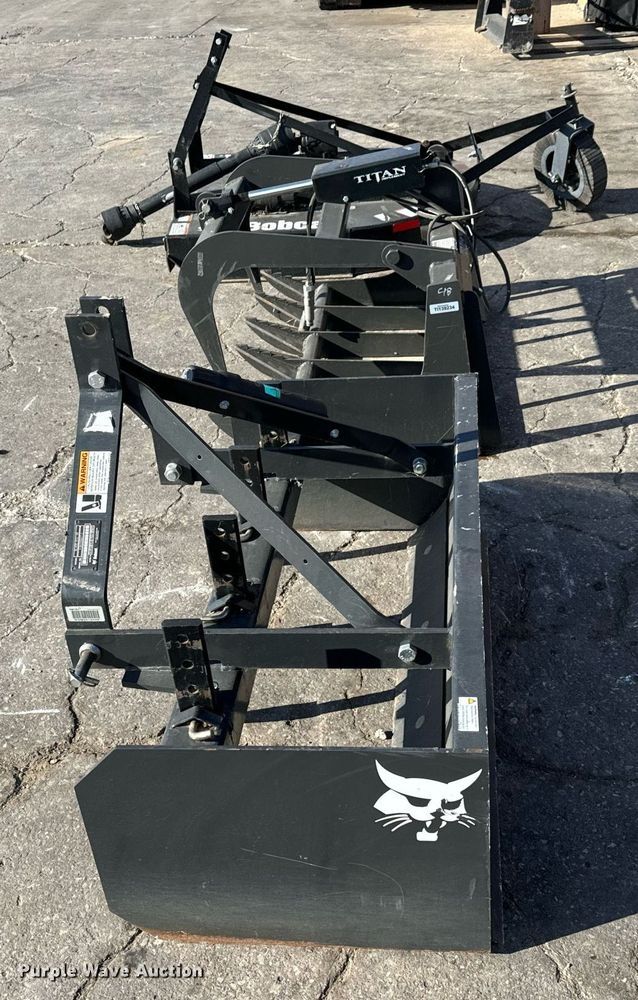 image for item LH9324 Bobcat CT1021 MFWD tractor