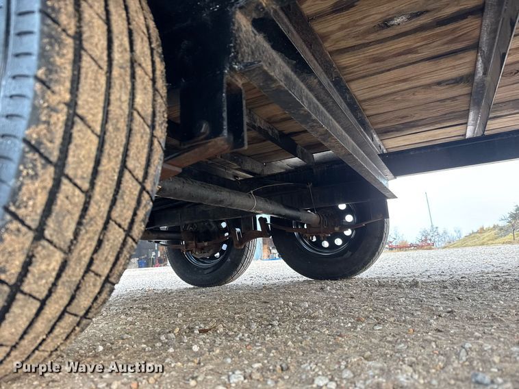 image for item LH9332 2017 PJ equipment trailer