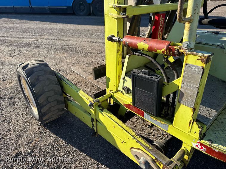 image for item LH9343 Donkey D12-3K forklift