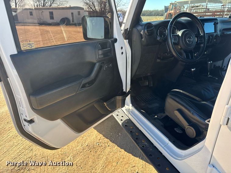 image for item LH9359 2014 Jeep Wrangler Unlimited SUV