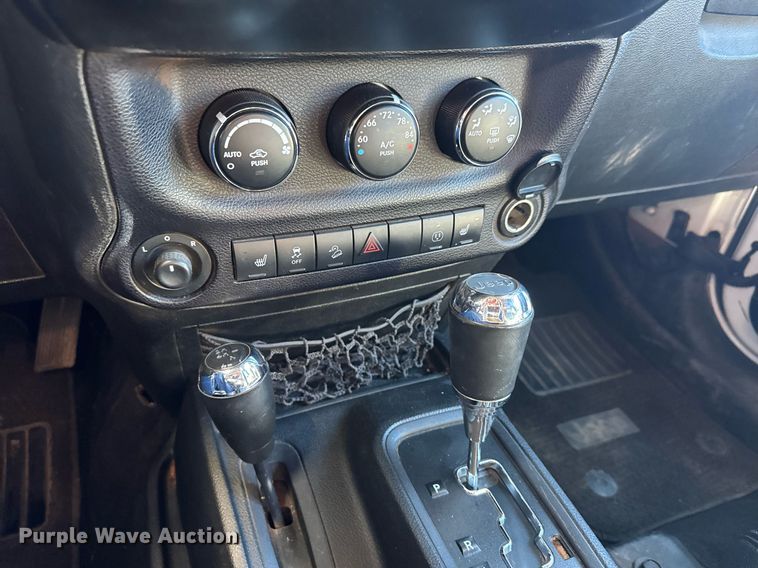 image for item LH9359 2014 Jeep Wrangler Unlimited SUV