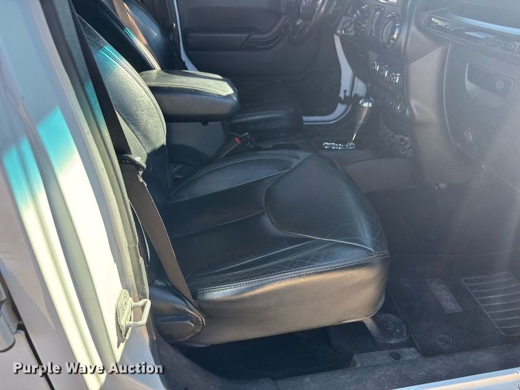 image for item LH9359 2014 Jeep Wrangler Unlimited SUV