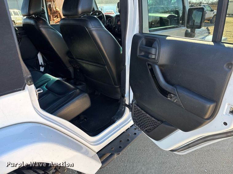 image for item LH9359 2014 Jeep Wrangler Unlimited SUV