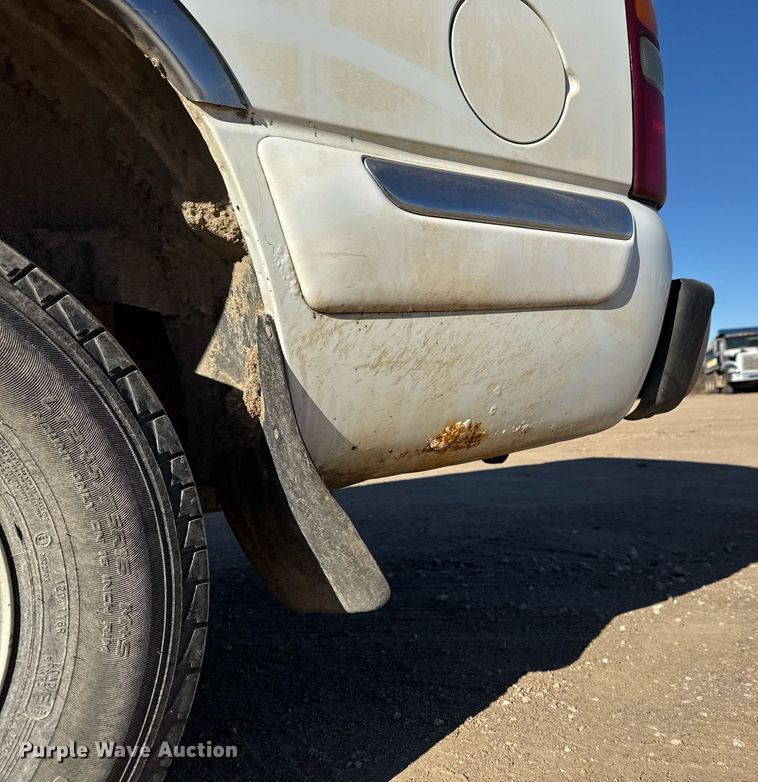 image for item LH9366 2000 GMC Yukon XL SUV