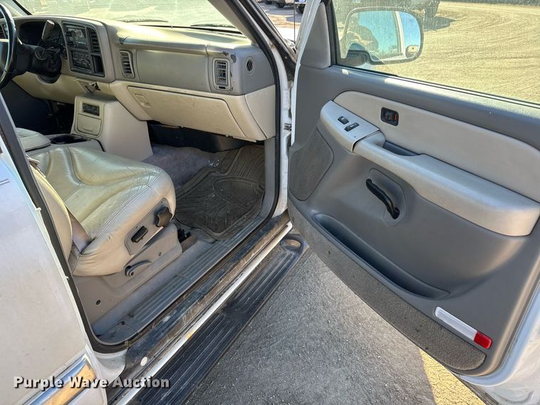 image for item LH9366 2000 GMC Yukon XL SUV