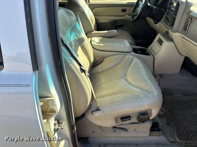 image for item LH9366 2000 GMC Yukon XL SUV