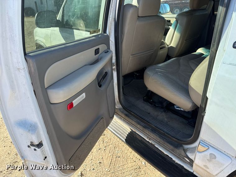 image for item LH9366 2000 GMC Yukon XL SUV