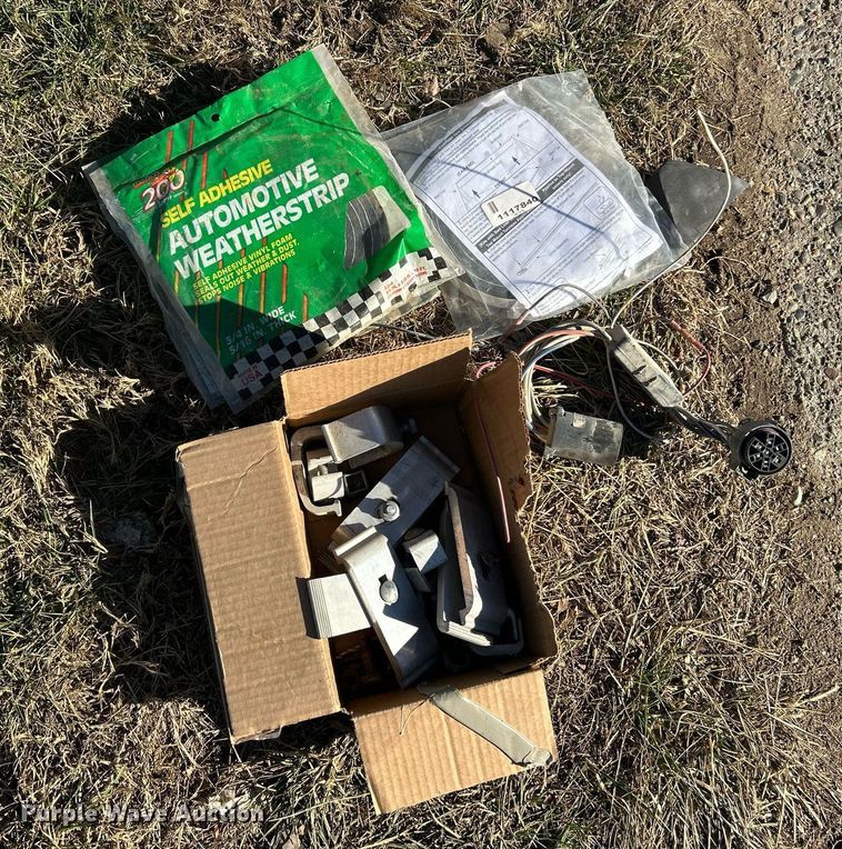 image for item NJ9657 ARE D471-23 truck topper