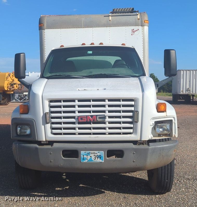 image for item NW9739 2003 GMC C7500 box truck