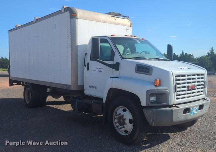 image for item NW9739 2003 GMC C7500 box truck