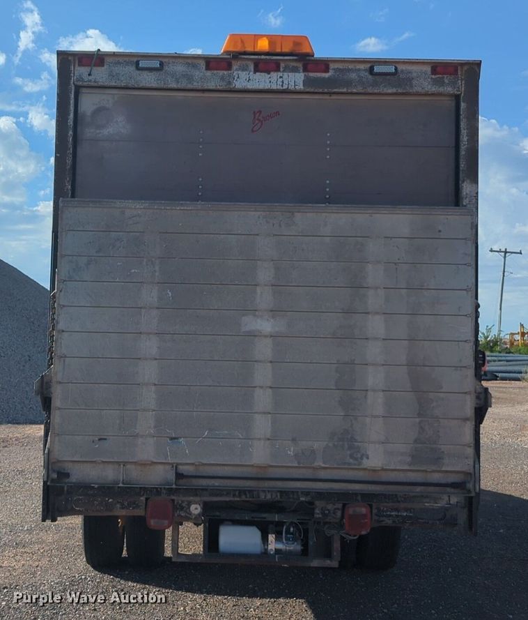 image for item NW9739 2003 GMC C7500 box truck