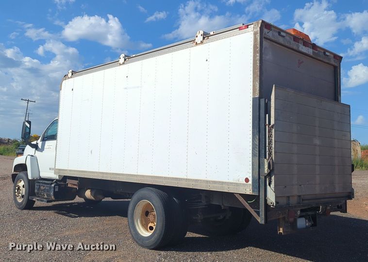 image for item NW9739 2003 GMC C7500 box truck