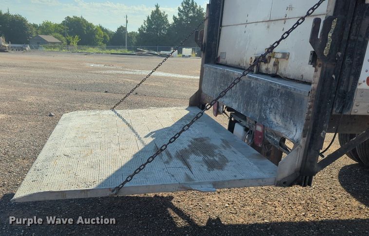 image for item NW9739 2003 GMC C7500 box truck