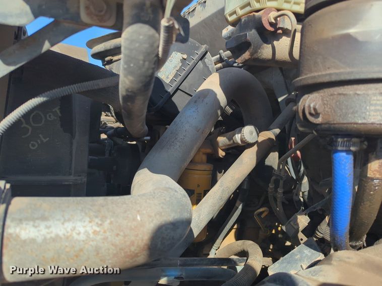 image for item NW9739 2003 GMC C7500 box truck