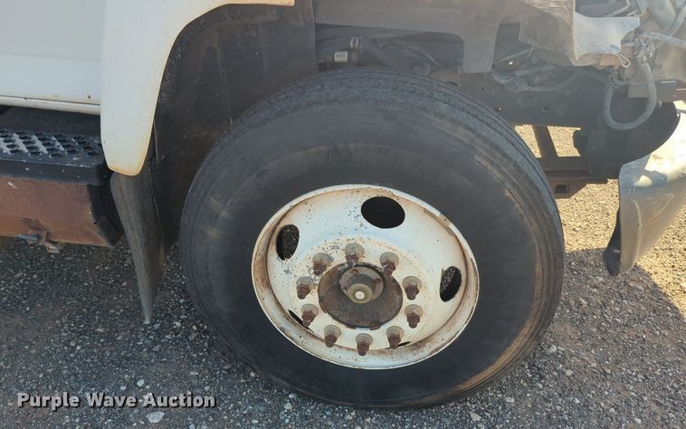 image for item NW9739 2003 GMC C7500 box truck