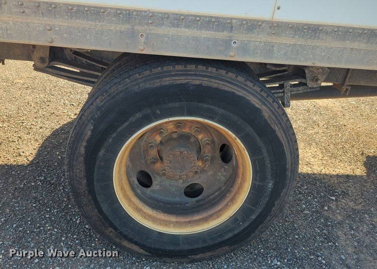 image for item NW9739 2003 GMC C7500 box truck