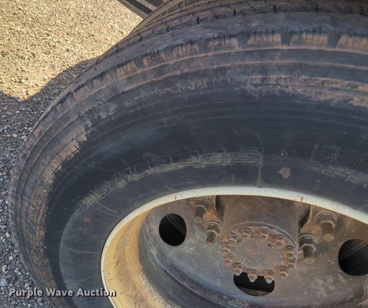 image for item NW9739 2003 GMC C7500 box truck