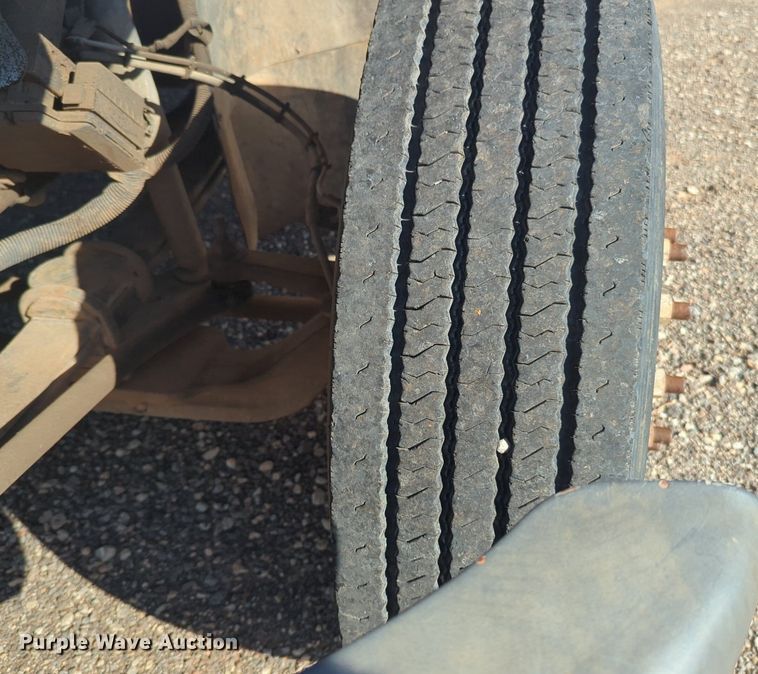 image for item NW9739 2003 GMC C7500 box truck