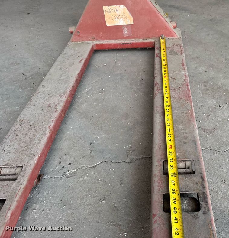 image for item OG9745 Pallet jack 