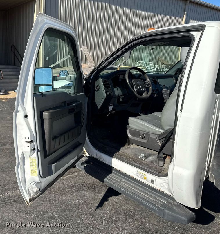 image for item OG9766 2016 Ford  F350 Super Duty XL box truck