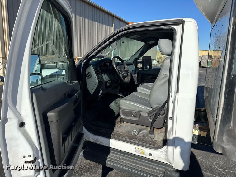 image for item OG9766 2016 Ford  F350 Super Duty XL box truck