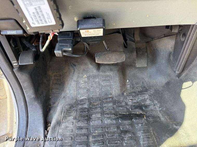 image for item OG9766 2016 Ford  F350 Super Duty XL box truck