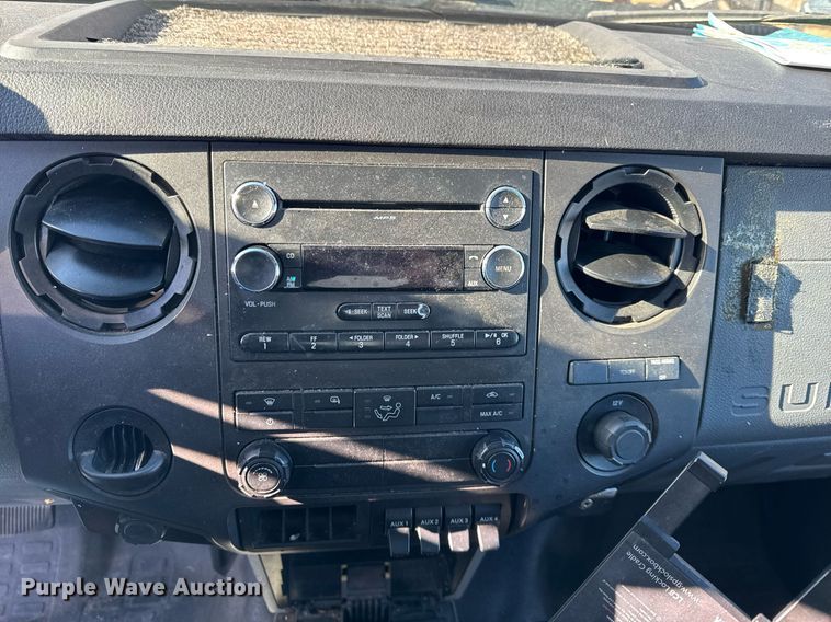 image for item OG9766 2016 Ford  F350 Super Duty XL box truck