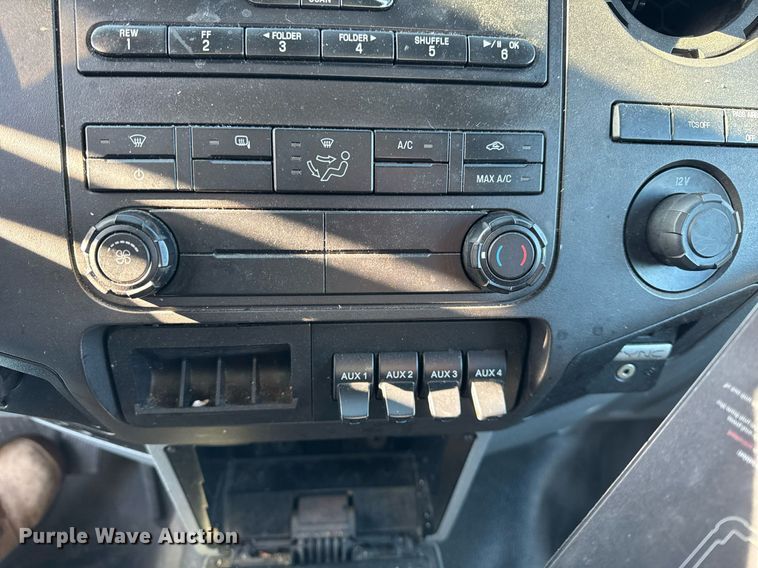 image for item OG9766 2016 Ford  F350 Super Duty XL box truck