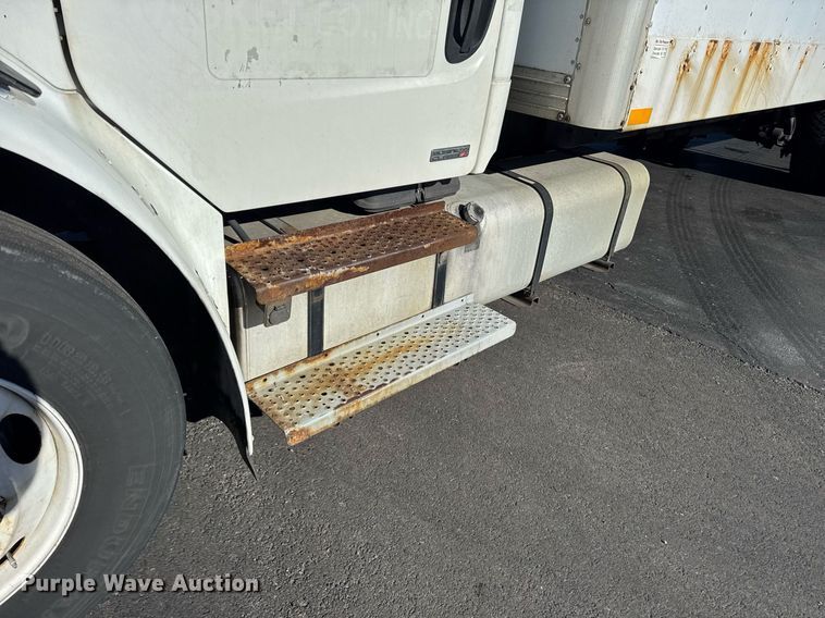 image for item OG9768 2010 Freightliner M2 box truck