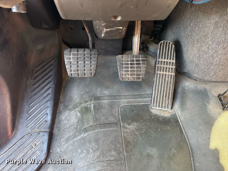 image for item OG9768 2010 Freightliner M2 box truck