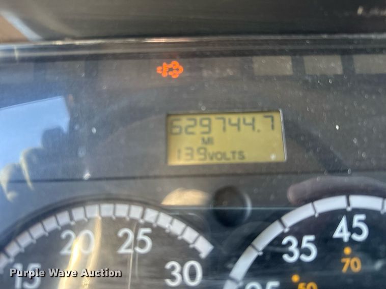 image for item OG9768 2010 Freightliner M2 box truck