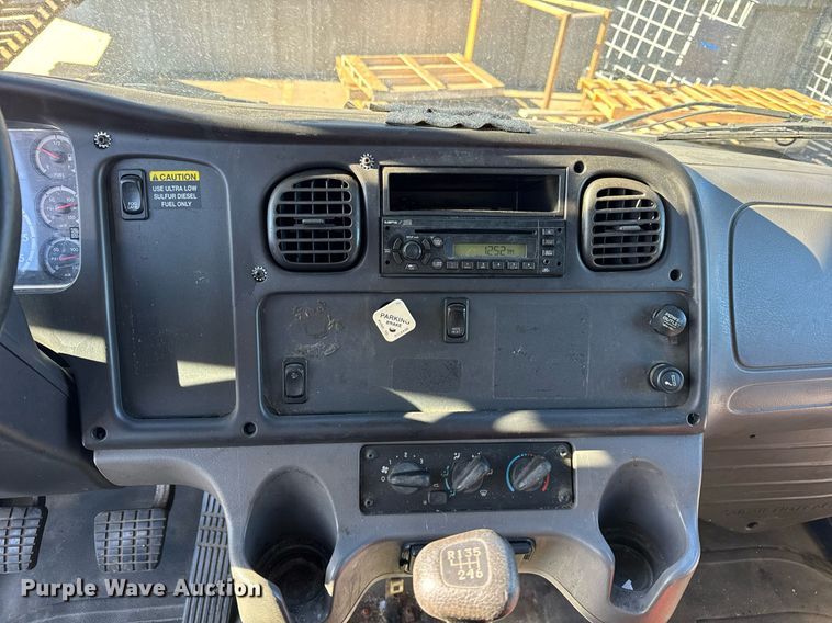 image for item OG9768 2010 Freightliner M2 box truck