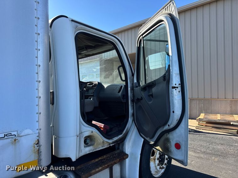 image for item OG9768 2010 Freightliner M2 box truck