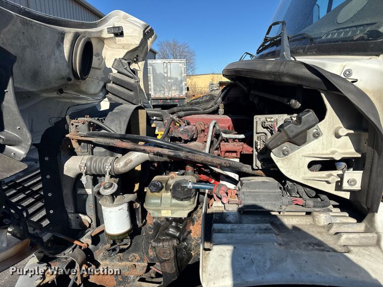 image for item OG9768 2010 Freightliner M2 box truck