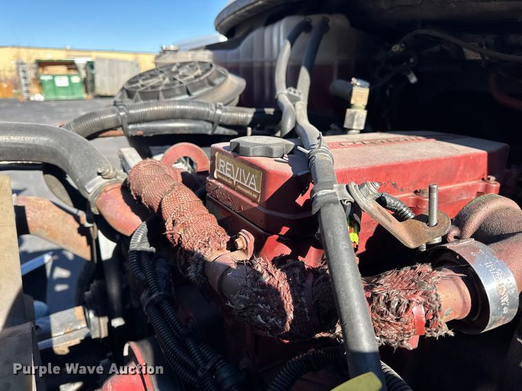 image for item OG9768 2010 Freightliner M2 box truck