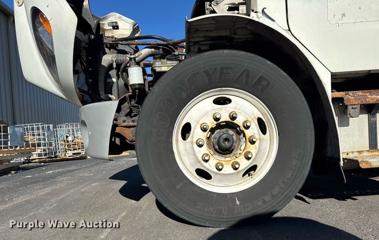 image for item OG9768 2010 Freightliner M2 box truck