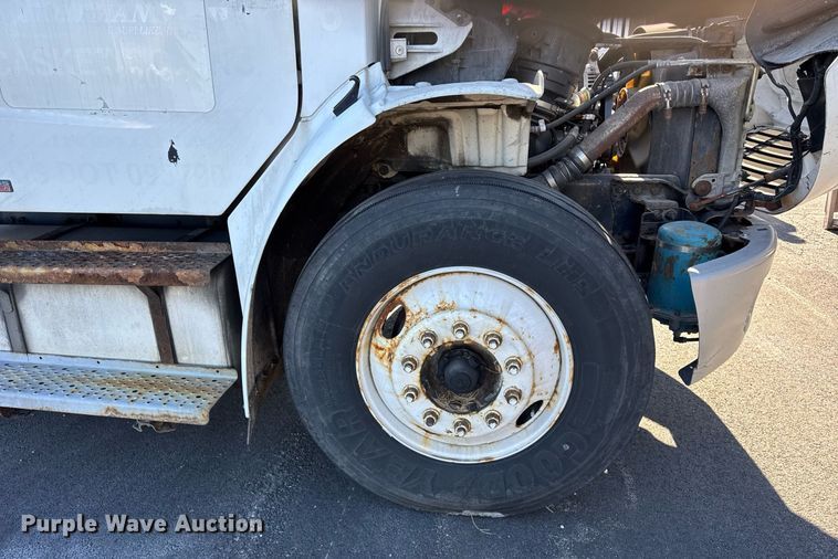 image for item OG9768 2010 Freightliner M2 box truck