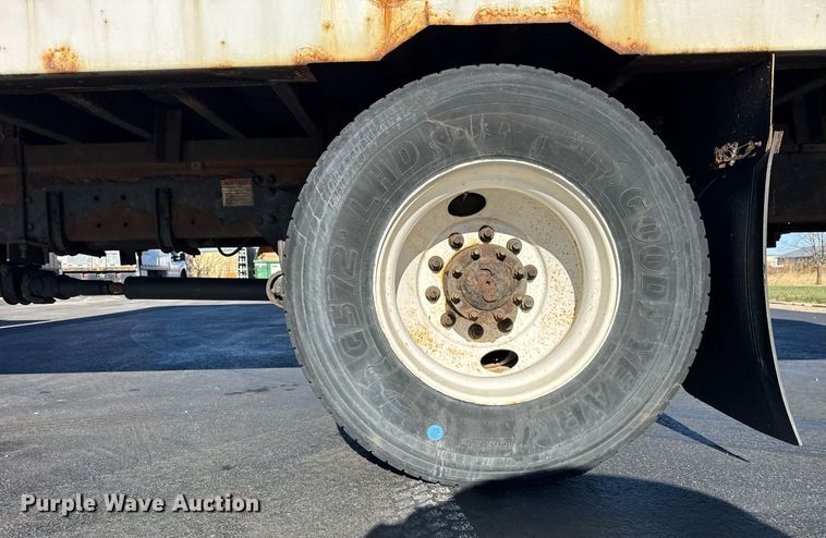 image for item OG9768 2010 Freightliner M2 box truck