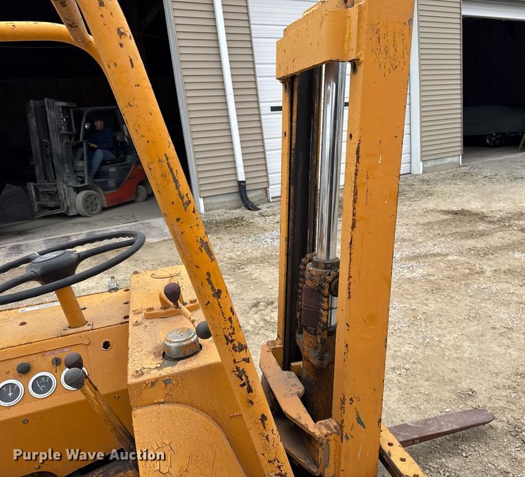 image for item OG9779 Towmotor  351SG2024 forklift