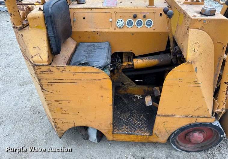 image for item OG9779 Towmotor  351SG2024 forklift
