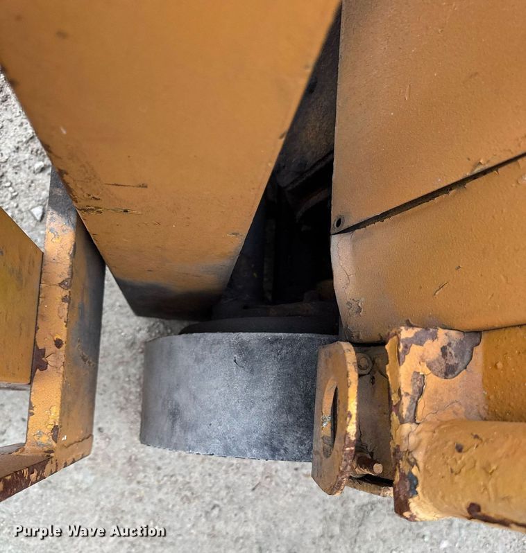 image for item OG9779 Towmotor  351SG2024 forklift